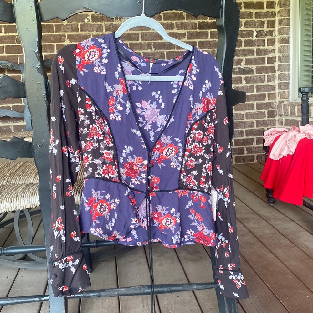 FREE PEOPLE NAVY & BLACK SHIRT